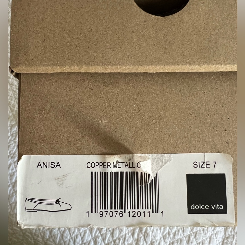 DOLCE VITA “Anisa” Flats in Copper Metallic 7 NEW IN BOX - Picture 6 of 7